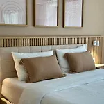 Апартаменты Cosy - 2 Bedroom & Free Parking - *