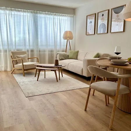 Cosy - 2 Bedrooms & Free Parking - Apartment