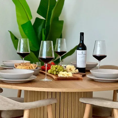 Apartamento Cosy - 2 Bedroom & Free Parking - Berna