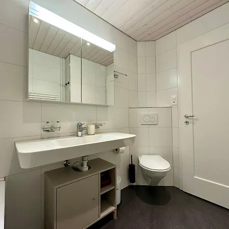 Cosy - 2 Bedrooms & Free Parking - Daire