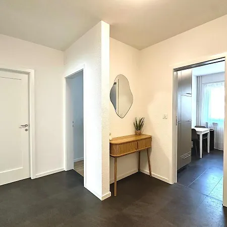 Cosy - 2 Bedrooms & Free Parking - Daire