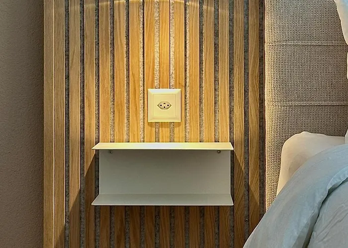 Cosy - 2 Bedroom & Free Parking -