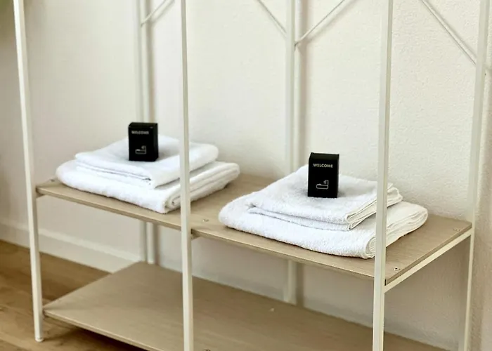 Cosy - 2 Bedroom & Free Parking - Lägenhet