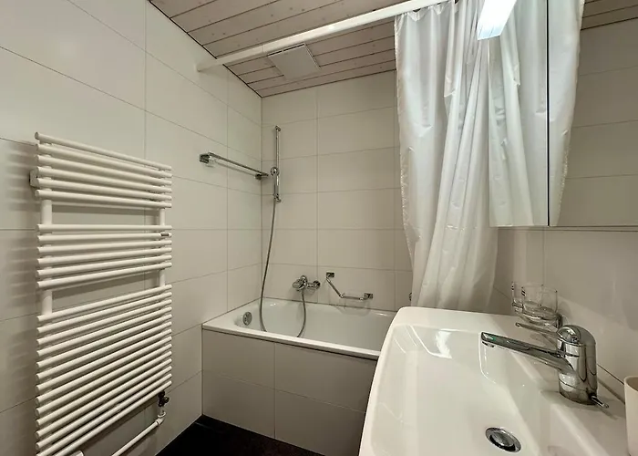 Cosy - 2 Bedroom & Free Parking - Lägenhet *