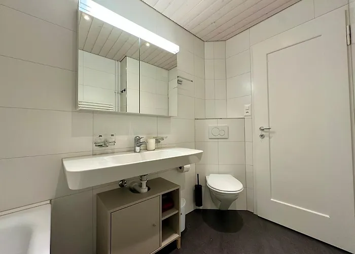 Cosy - 2 Bedroom & Free Parking - Lägenhet